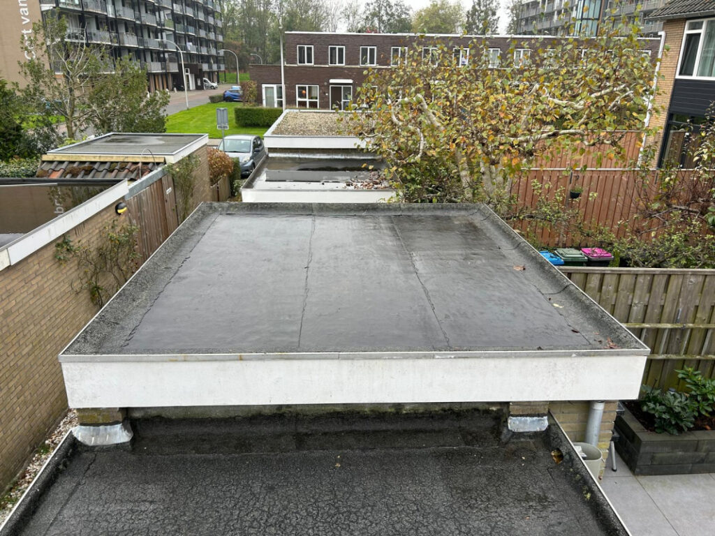 Bitumen dak in Hillegom