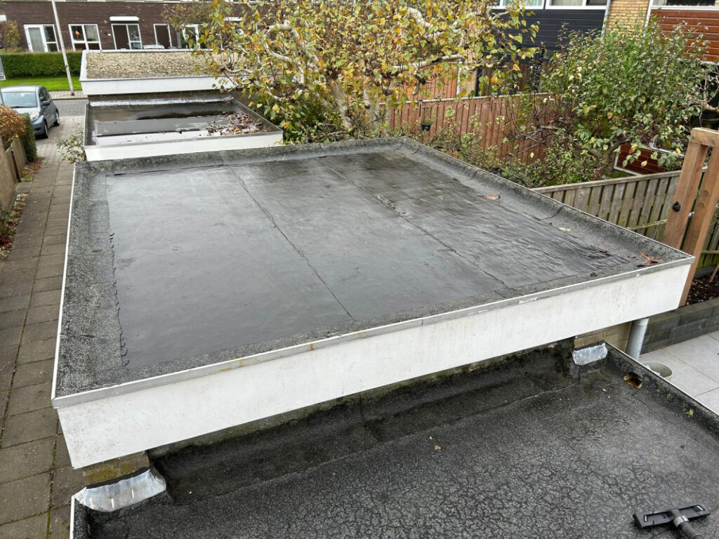 Bitumen dak in Hillegom