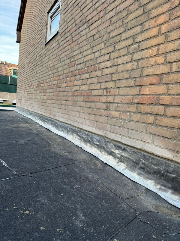 Bitumen dak in Dordrecht