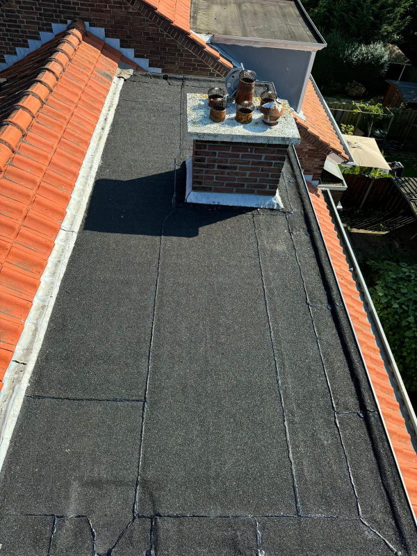 Bitumen Dak in Rotterdam