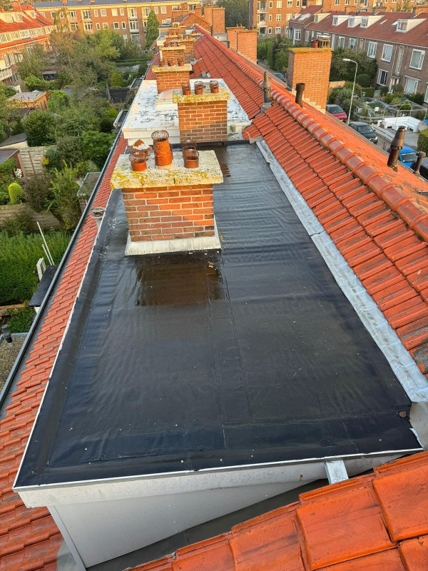 Bitumen Dak in Rotterdam