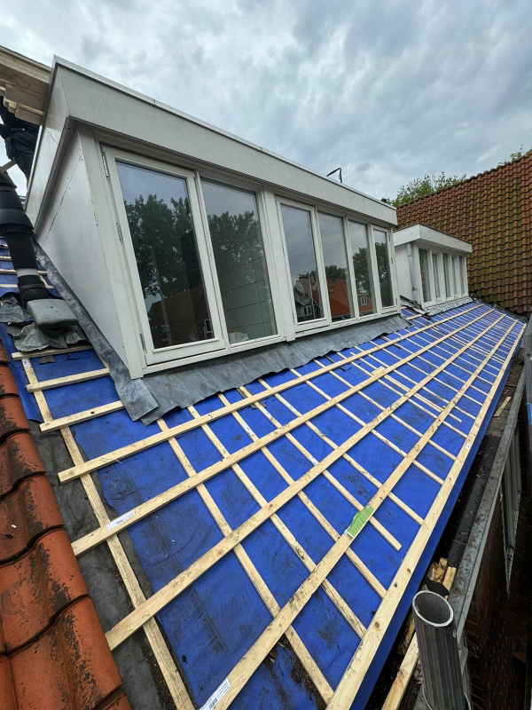 Nieuw Dakpannen Dak Renovatie in Scheveningen