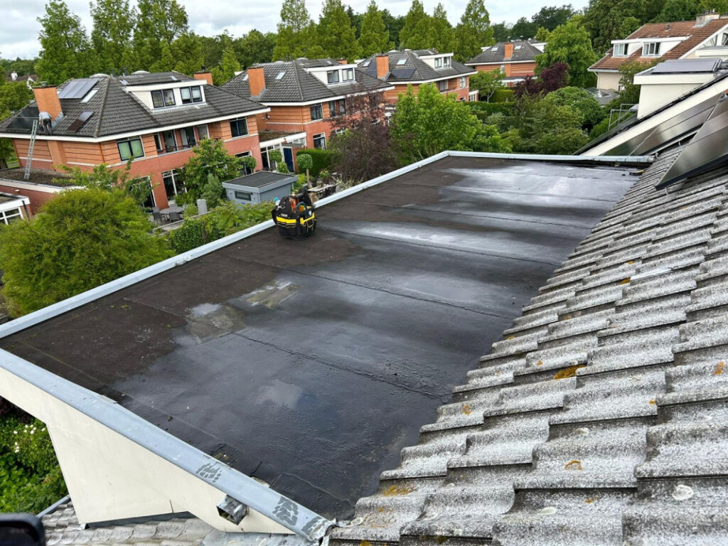 Nieuw Bitumen Dak van Uitbouw in Noordwijk